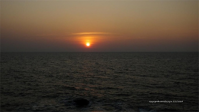 sunrise someshwara beach